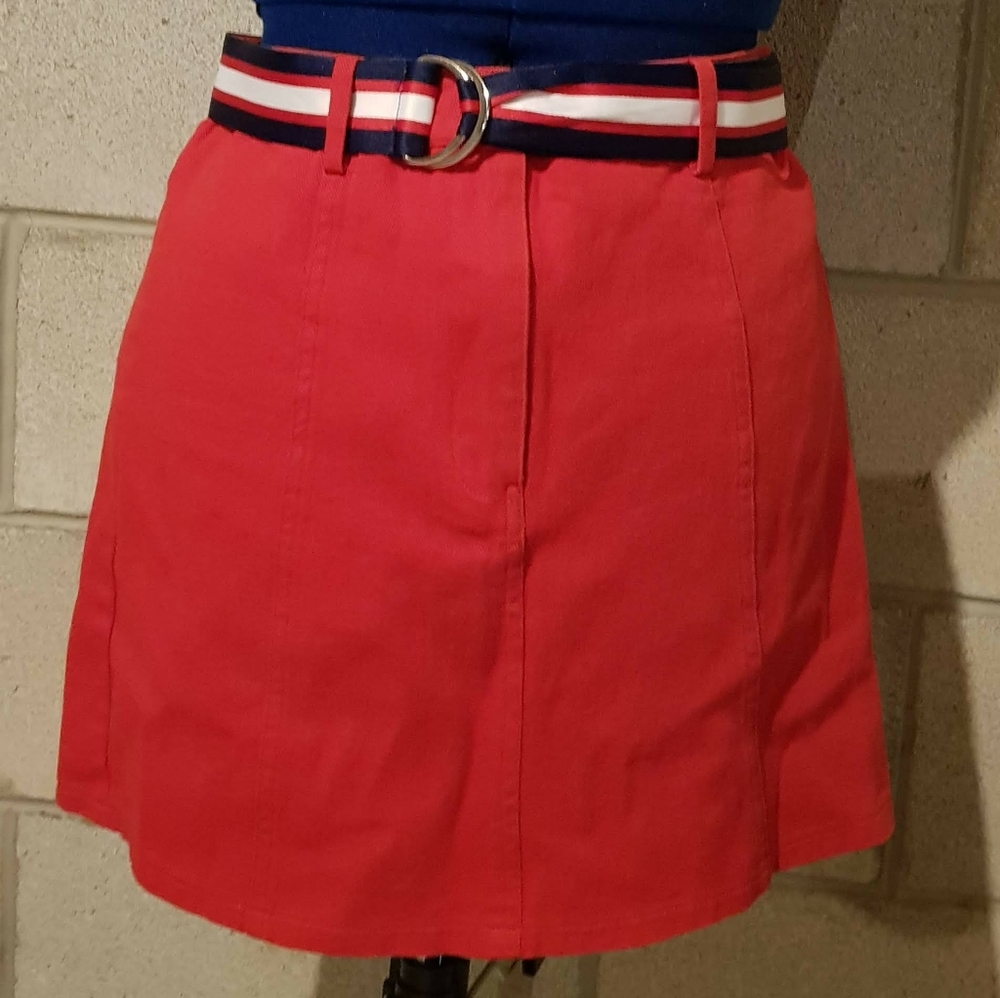 《☆FOREVER 21 BRIGHT RED MINI SKIRT WITH BELT☆》